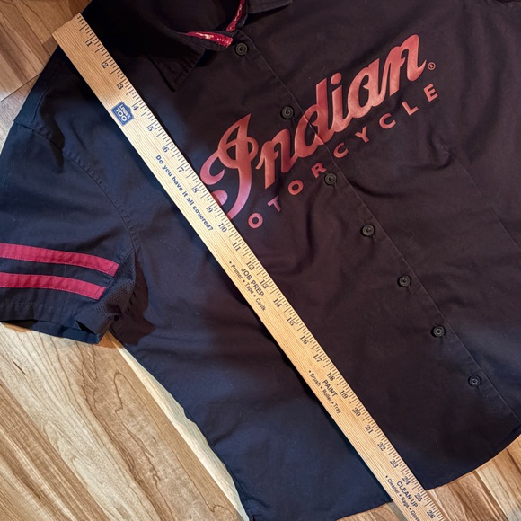 Indian Motorcycle Black & Red Short Sleeve Button-Up Shirt Women’s Size XL - Picture 8 of 8